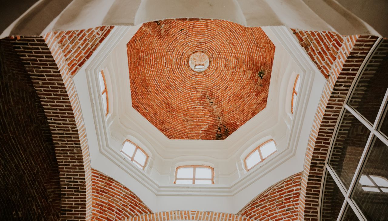 Plafond en brique