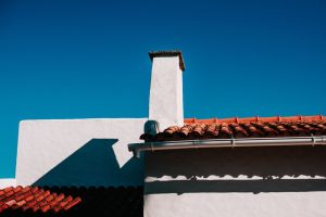 Solin contre un mur